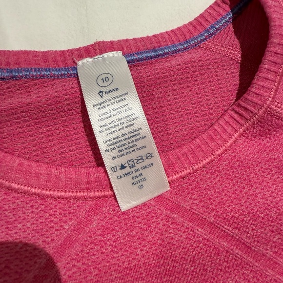 Ivivva Girls Fuchsia Long Sleeve Tee in technical fabric - Picture 4 of 5